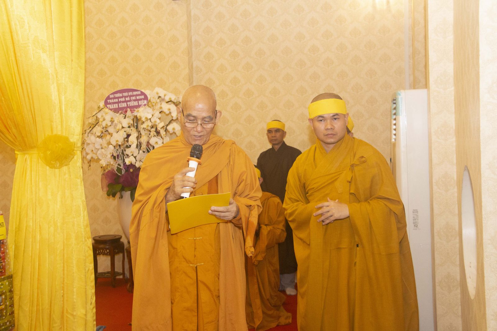 Thay mặt cho Ban quản trị và Chư Tôn Đức môn đồ tứ chúng Liên Tông Tịnh Độ Non Bồng HT Thích Thiện Tâm dâng lời tưởng niệm ân sư
